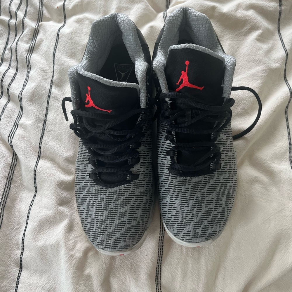 Nike Jordan Men's Gray and Black Sneakers flight plate